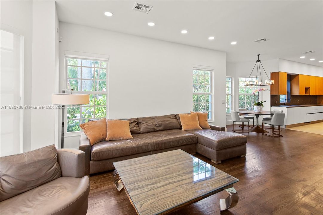For Sale: $2,680,000 (3 beds, 4 baths, 3351 Square Feet)