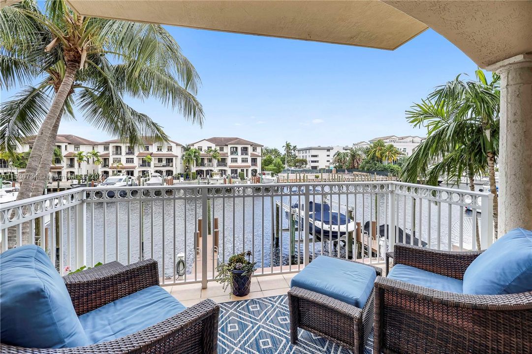 Recently Sold: $2,000,000 (3 beds, 3 baths, 2600 Square Feet)