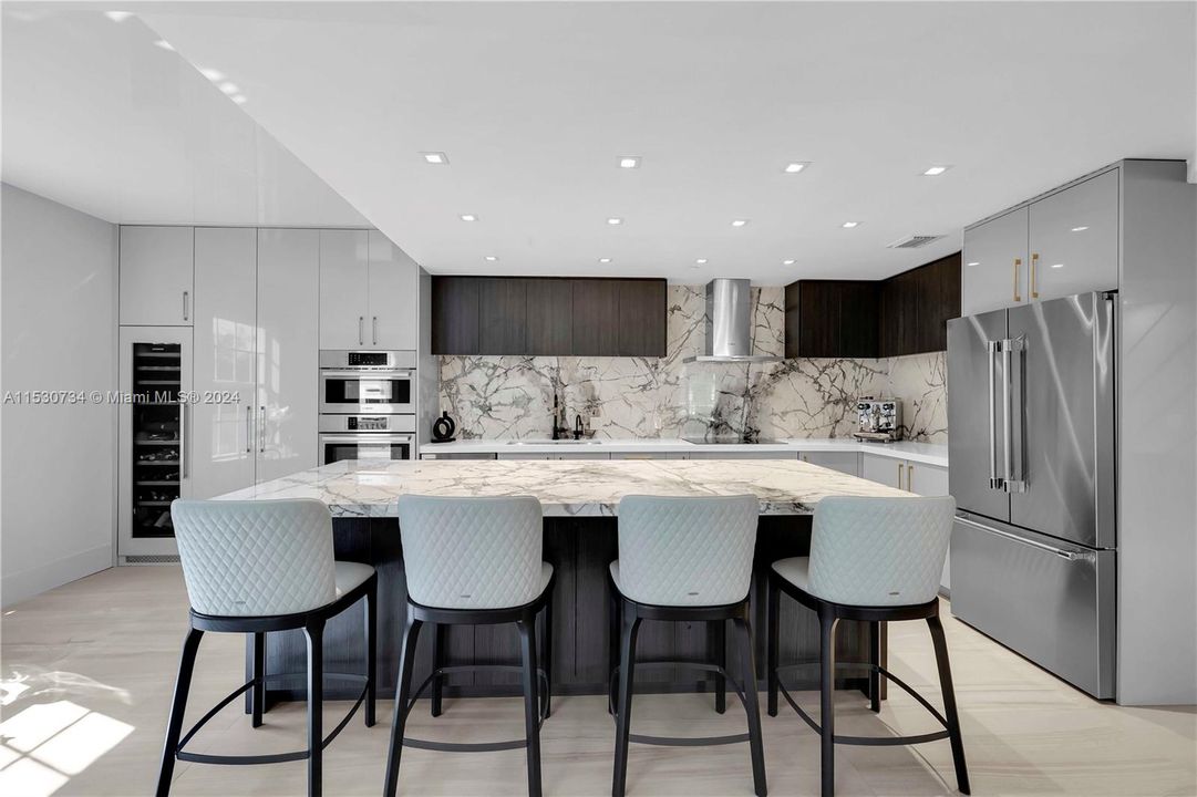 Recently Sold: $2,000,000 (3 beds, 3 baths, 2600 Square Feet)