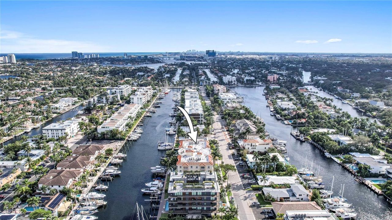 Recently Sold: $2,000,000 (3 beds, 3 baths, 2600 Square Feet)