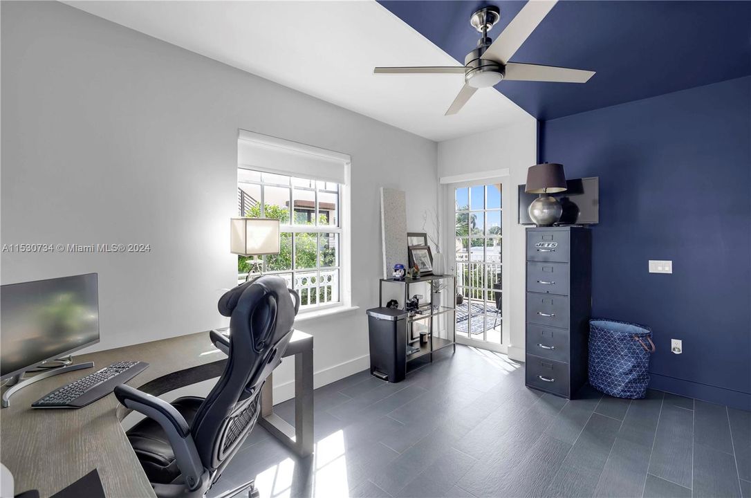 Recently Sold: $2,000,000 (3 beds, 3 baths, 2600 Square Feet)