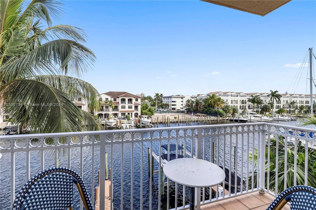 Recently Sold: $2,000,000 (3 beds, 3 baths, 2600 Square Feet)