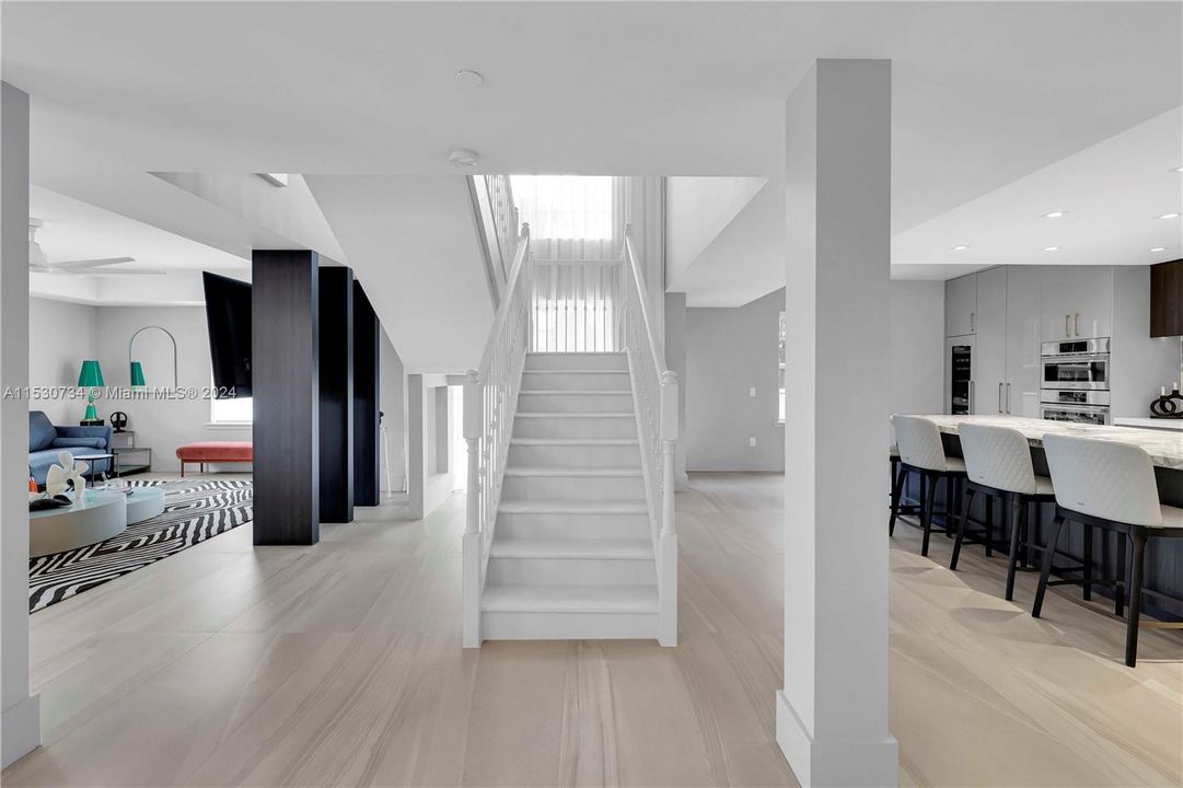 Recently Sold: $2,000,000 (3 beds, 3 baths, 2600 Square Feet)