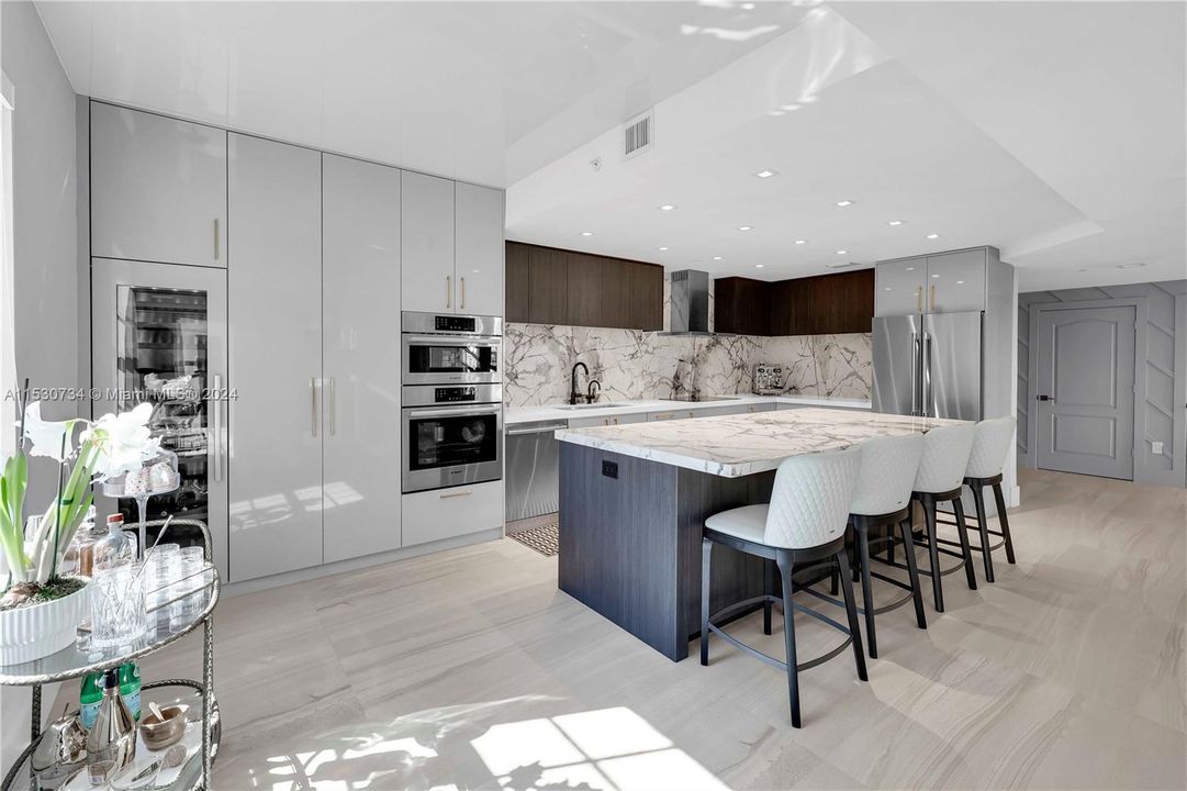 Recently Sold: $2,000,000 (3 beds, 3 baths, 2600 Square Feet)