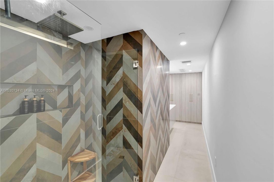 Recently Sold: $2,000,000 (3 beds, 3 baths, 2600 Square Feet)