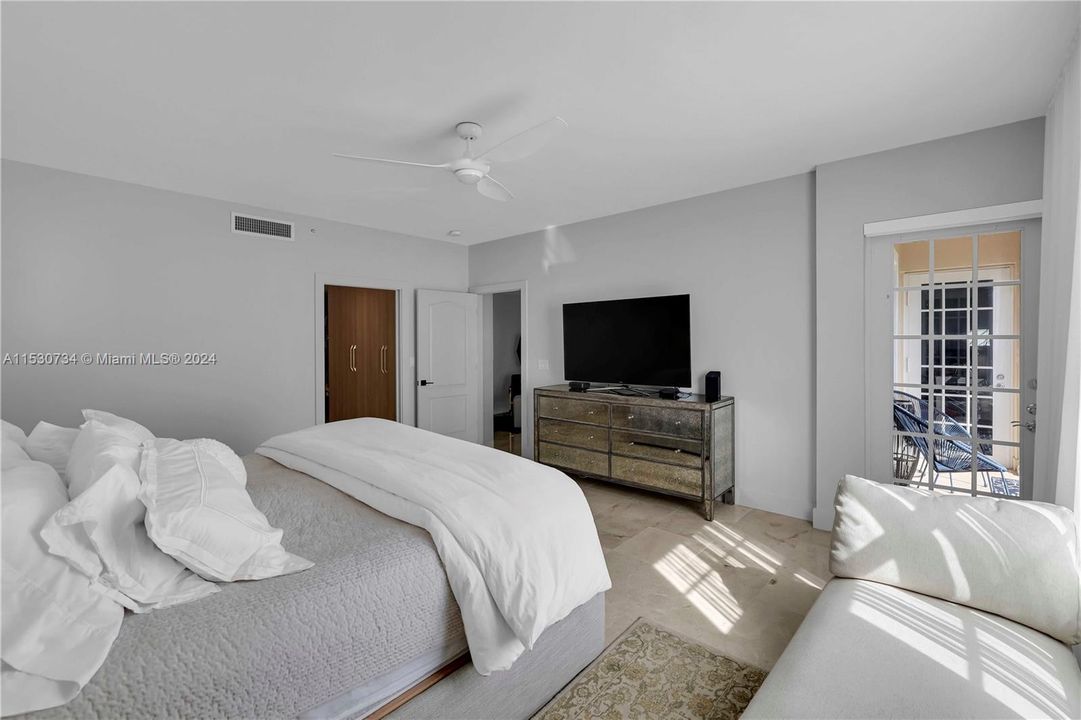 Recently Sold: $2,000,000 (3 beds, 3 baths, 2600 Square Feet)