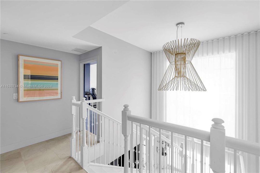 Recently Sold: $2,000,000 (3 beds, 3 baths, 2600 Square Feet)