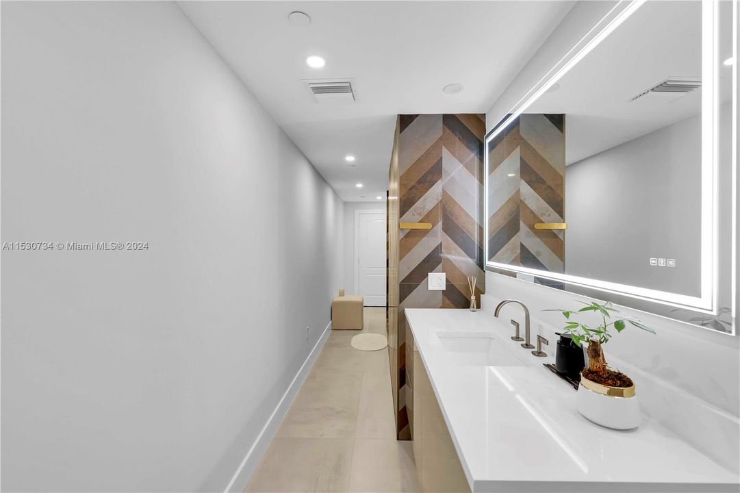 Recently Sold: $2,000,000 (3 beds, 3 baths, 2600 Square Feet)