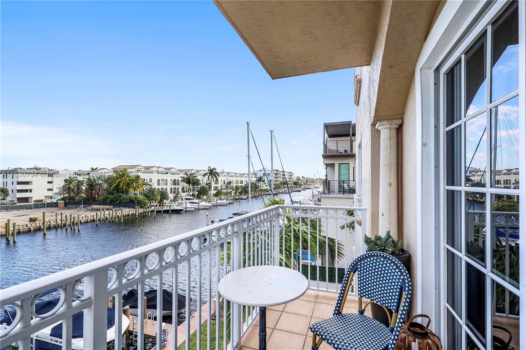 Recently Sold: $2,000,000 (3 beds, 3 baths, 2600 Square Feet)