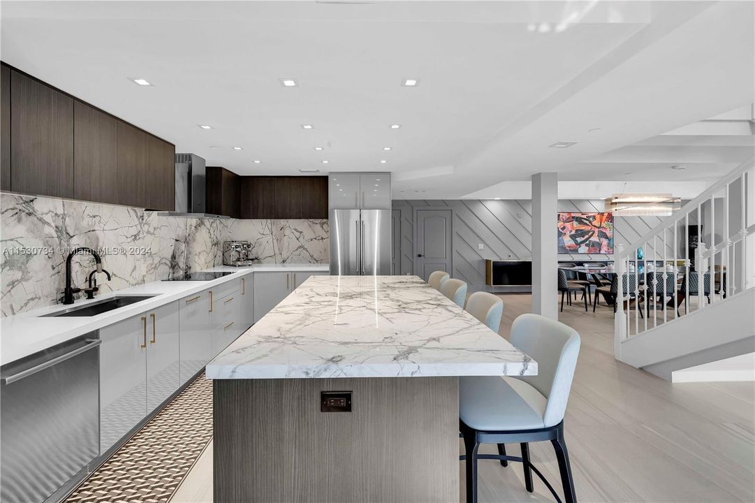 Recently Sold: $2,000,000 (3 beds, 3 baths, 2600 Square Feet)