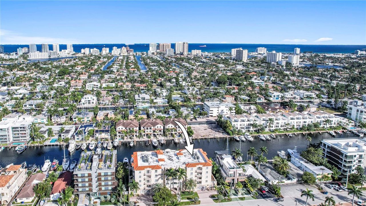 Recently Sold: $2,000,000 (3 beds, 3 baths, 2600 Square Feet)