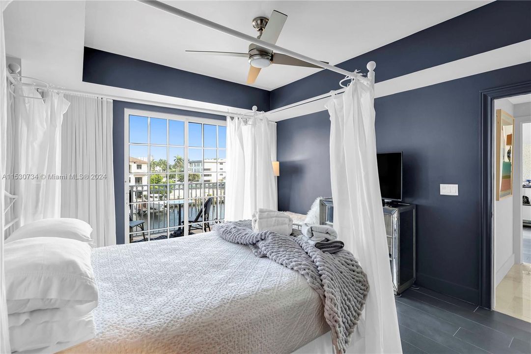 Recently Sold: $2,000,000 (3 beds, 3 baths, 2600 Square Feet)