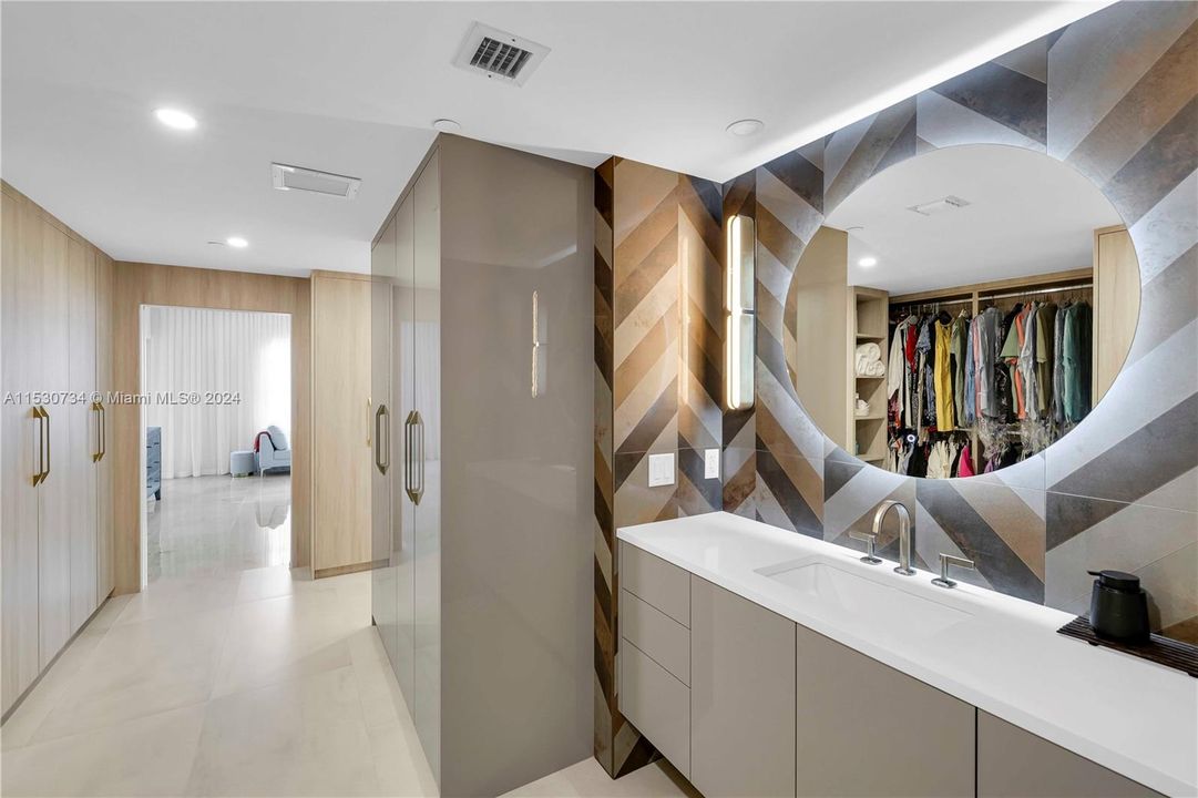 Recently Sold: $2,000,000 (3 beds, 3 baths, 2600 Square Feet)