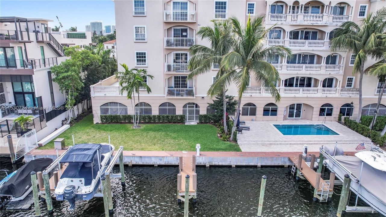 Recently Sold: $2,000,000 (3 beds, 3 baths, 2600 Square Feet)
