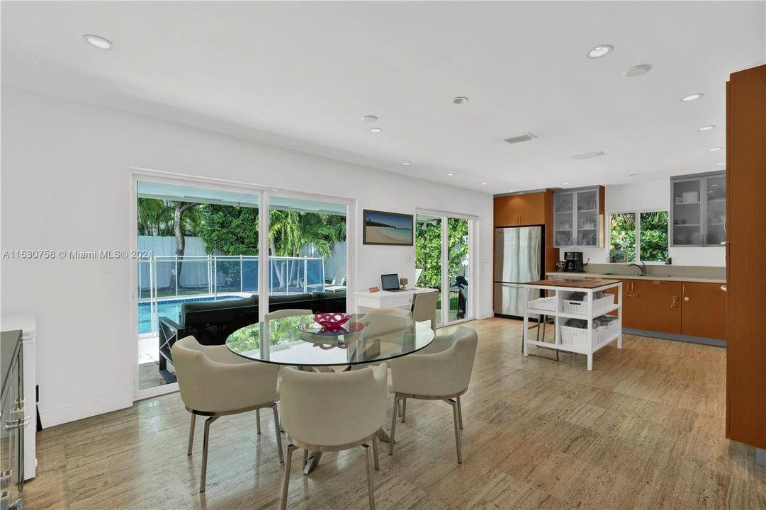 Recently Sold: $3,150,000 (3 beds, 2 baths, 1914 Square Feet)