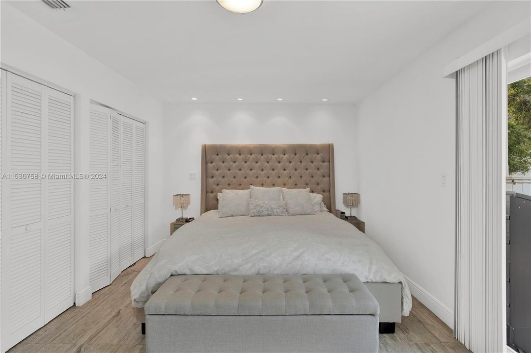 Recently Sold: $3,150,000 (3 beds, 2 baths, 1914 Square Feet)