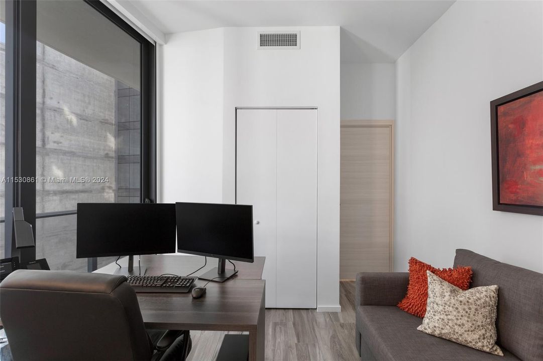 Recently Sold: $1,189,000 (3 beds, 3 baths, 1334 Square Feet)