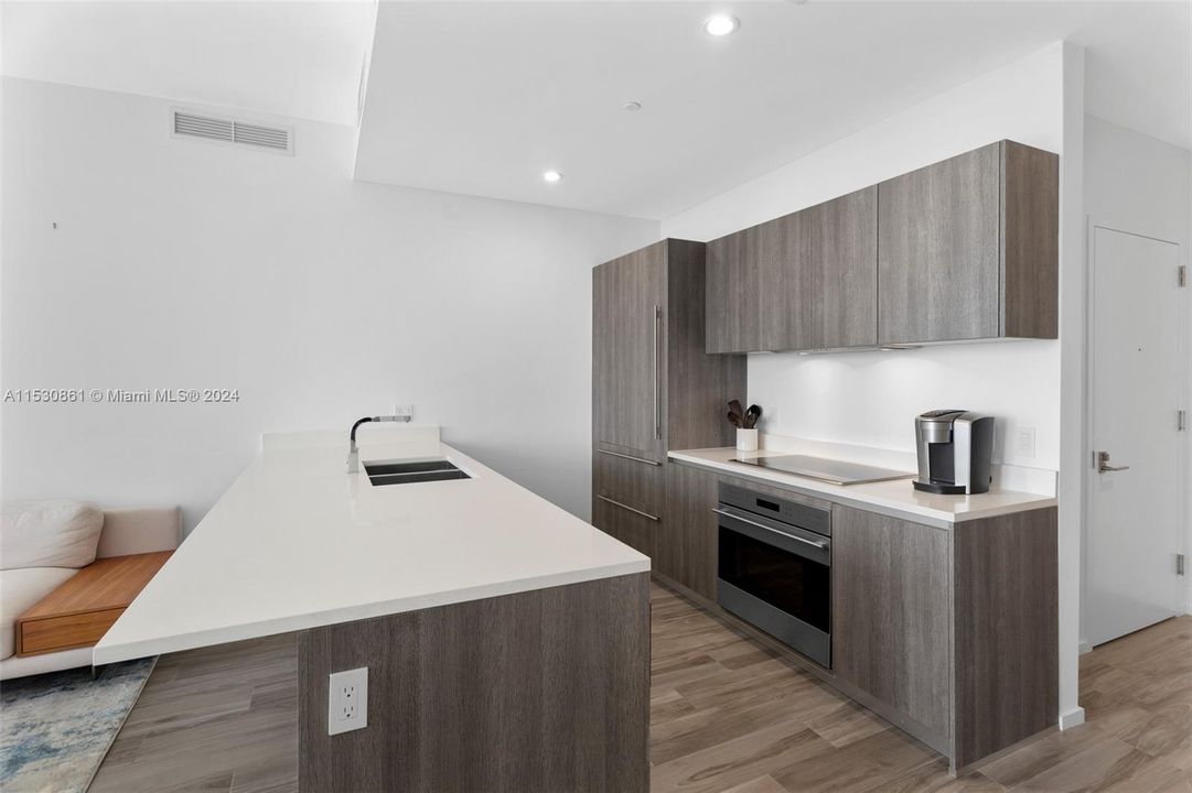 Recently Sold: $1,189,000 (3 beds, 3 baths, 1334 Square Feet)