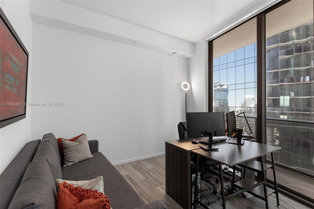 Recently Sold: $1,189,000 (3 beds, 3 baths, 1334 Square Feet)