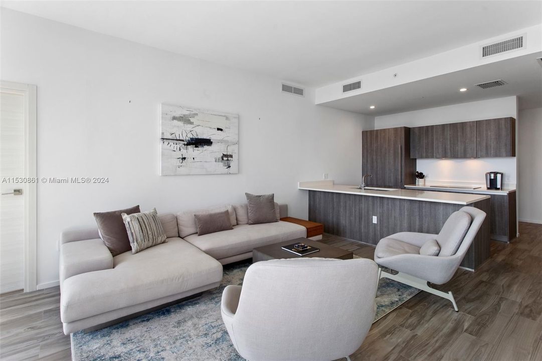 Recently Sold: $1,189,000 (3 beds, 3 baths, 1334 Square Feet)