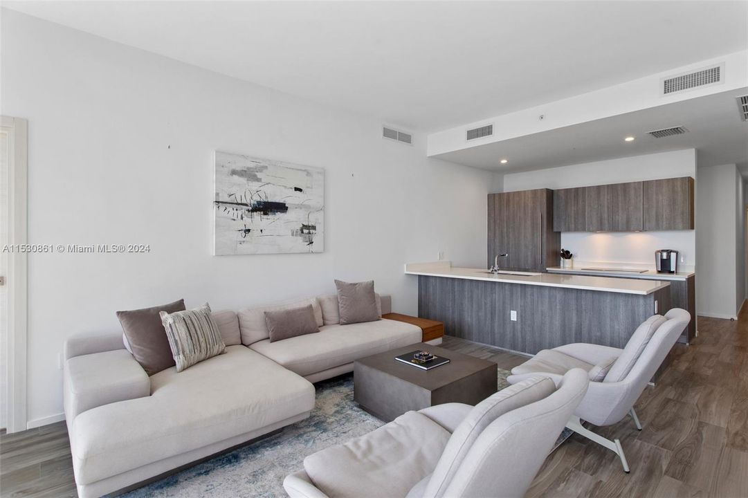 Recently Sold: $1,189,000 (3 beds, 3 baths, 1334 Square Feet)