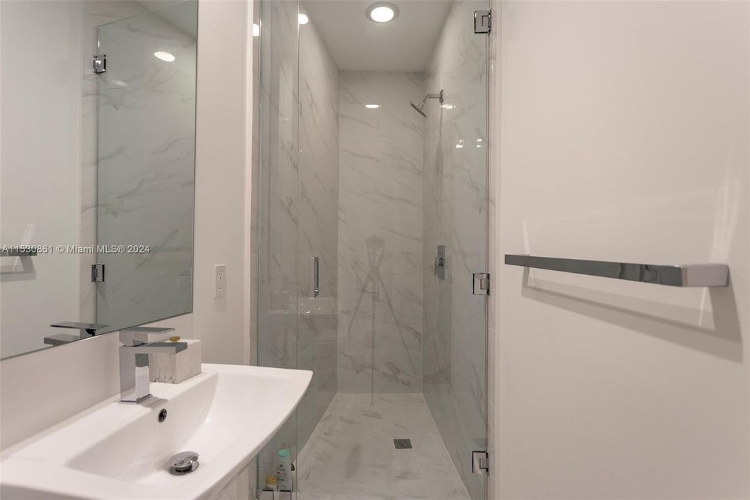 Recently Sold: $1,189,000 (3 beds, 3 baths, 1334 Square Feet)