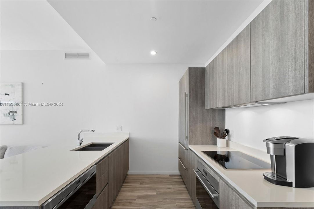 Recently Sold: $1,189,000 (3 beds, 3 baths, 1334 Square Feet)