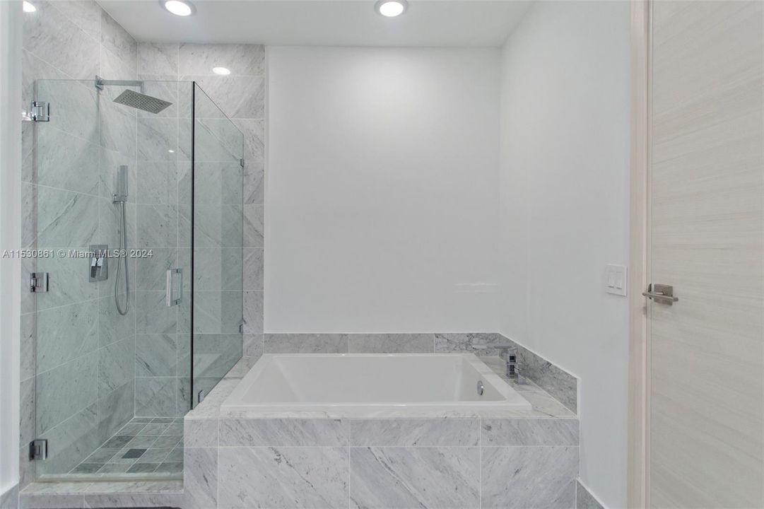 Recently Sold: $1,189,000 (3 beds, 3 baths, 1334 Square Feet)