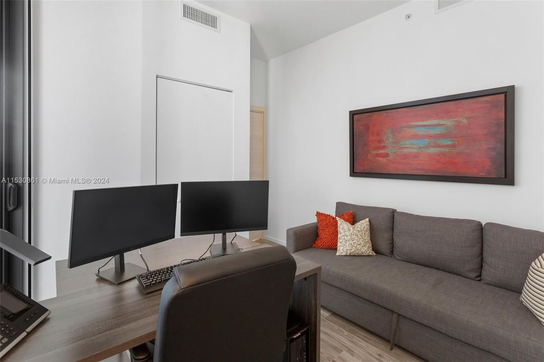 Recently Sold: $1,189,000 (3 beds, 3 baths, 1334 Square Feet)