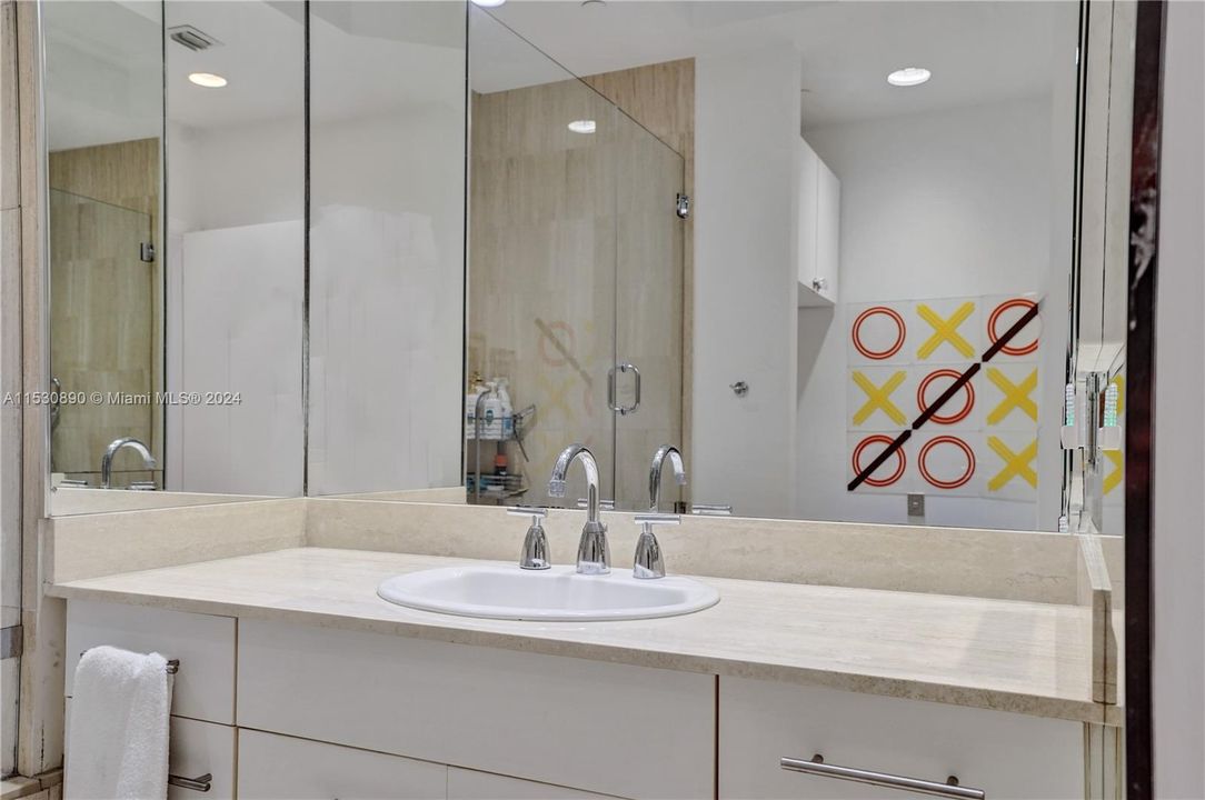 Active With Contract: $234,900 (1 beds, 1 baths, 620 Square Feet)