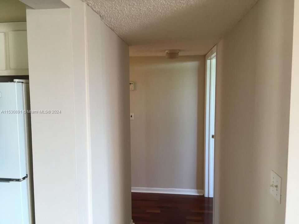 For Sale: $146,500 (1 beds, 1 baths, 775 Square Feet)