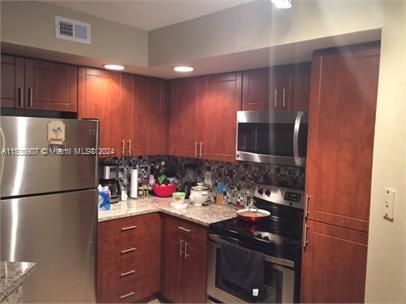 Recently Rented: $2,050 (2 beds, 1 baths, 965 Square Feet)