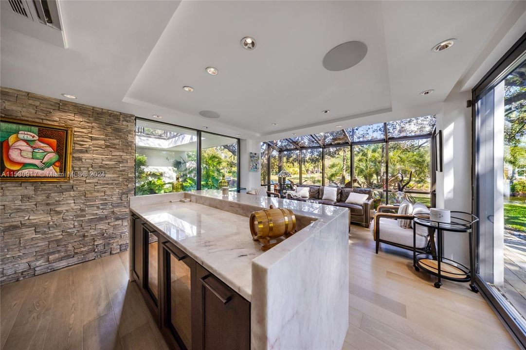 Active With Contract: $11,000,000 (6 beds, 6 baths, 6715 Square Feet)
