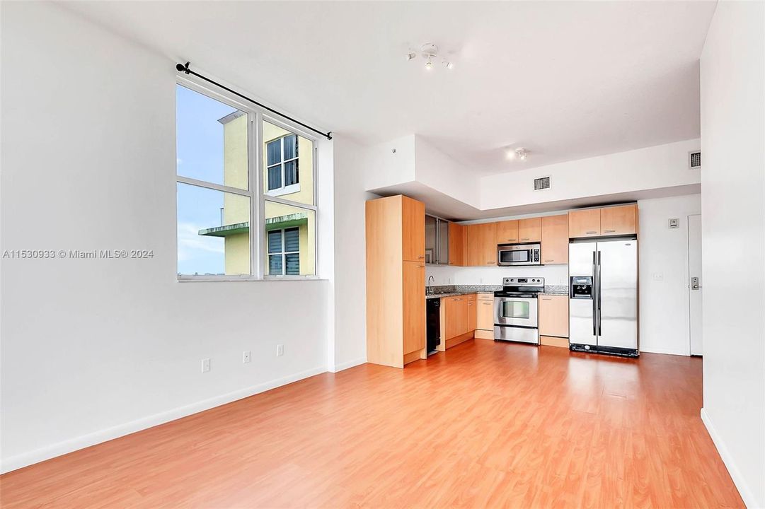 Recently Rented: $2,050 (1 beds, 1 baths, 754 Square Feet)