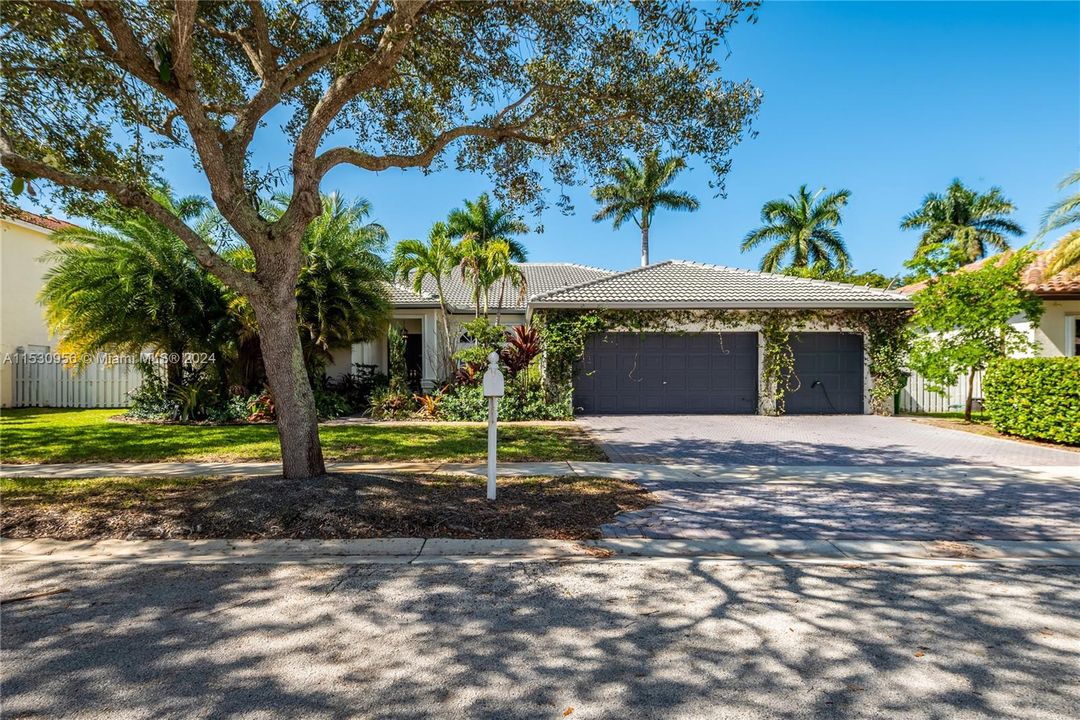 Recently Sold: $999,000 (4 beds, 3 baths, 3140 Square Feet)