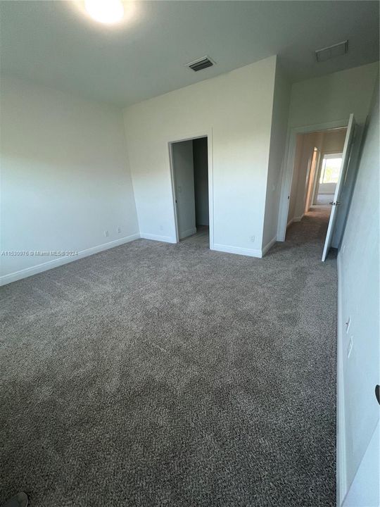 Active With Contract: $2,180 (3 beds, 2 baths, 1500 Square Feet)