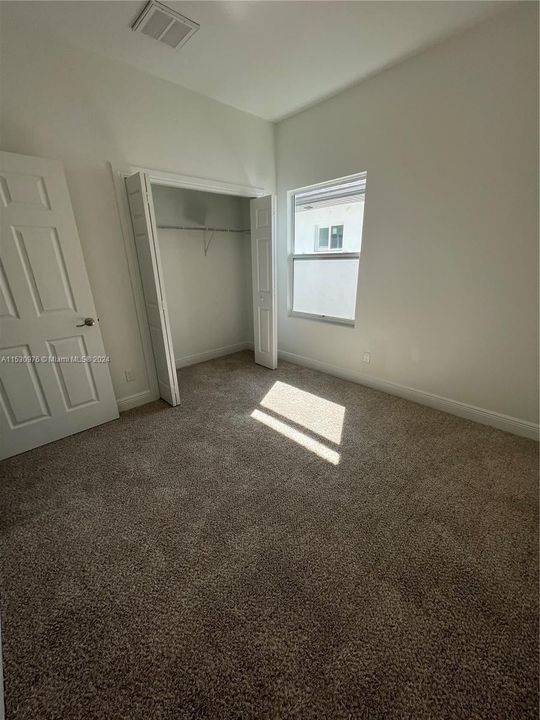For Rent: $1,999 (3 beds, 2 baths, 1500 Square Feet)