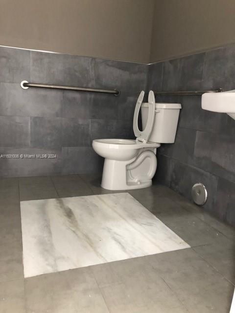 Recently Sold: $1,200,000 (0 beds, 0 baths, 0 Square Feet)