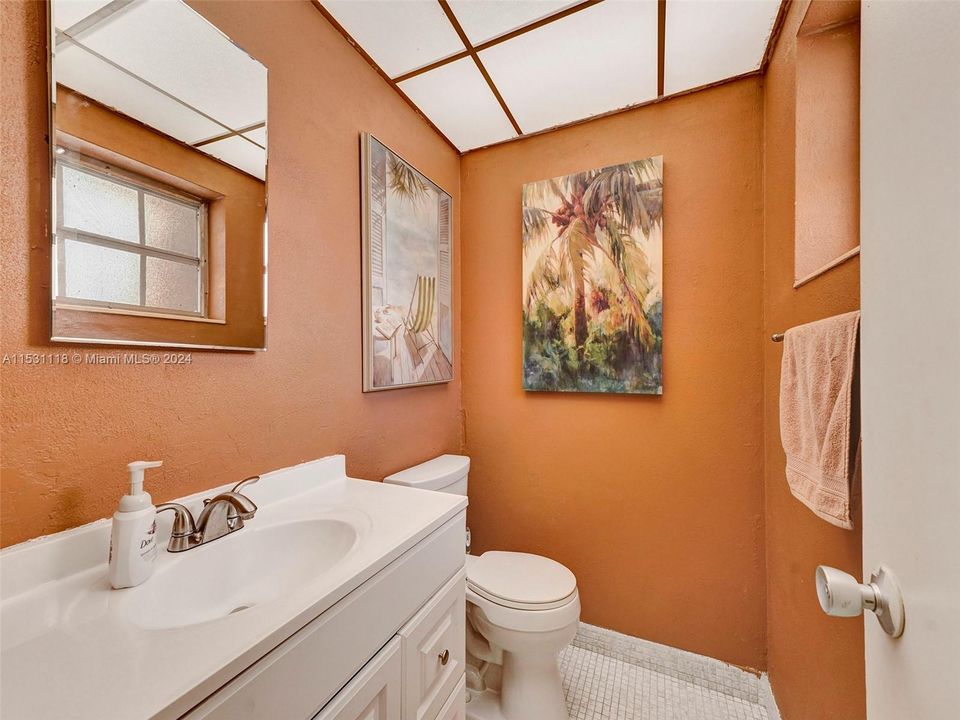 Недавно продано: $170,000 (1 спален, 1 ванн, 924 Квадратных фут)