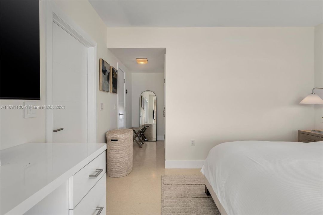 For Rent: $35,000 (3 beds, 3 baths, 2717 Square Feet)