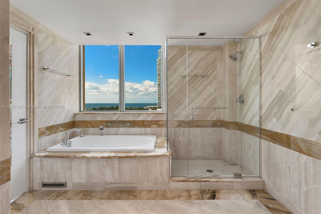 For Rent: $35,000 (3 beds, 3 baths, 2717 Square Feet)