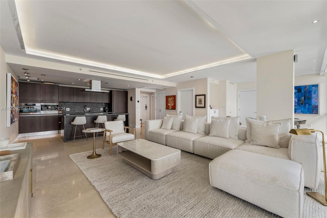 For Rent: $35,000 (3 beds, 3 baths, 2717 Square Feet)