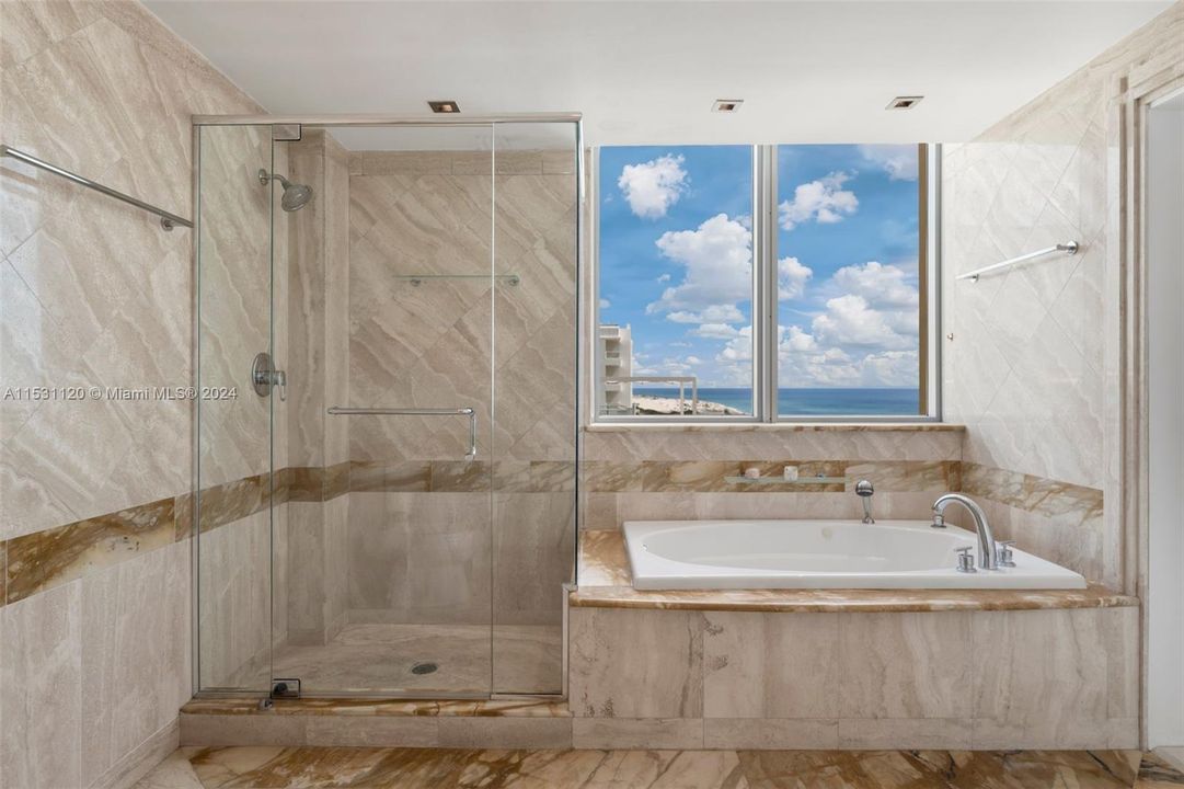 For Rent: $35,000 (3 beds, 3 baths, 2717 Square Feet)