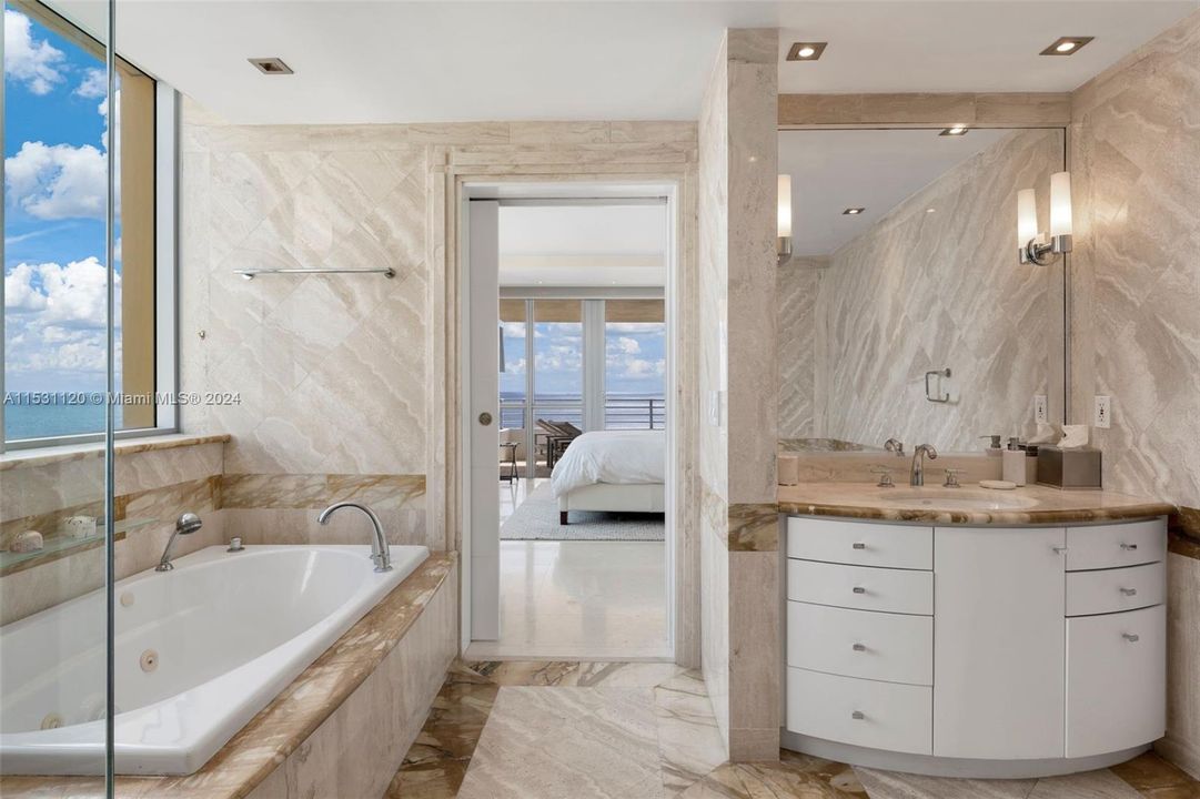 For Rent: $35,000 (3 beds, 3 baths, 2717 Square Feet)