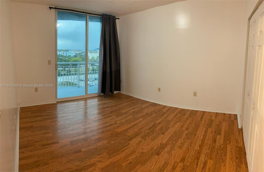 For Sale: $397,000 (2 beds, 2 baths, 1040 Square Feet)