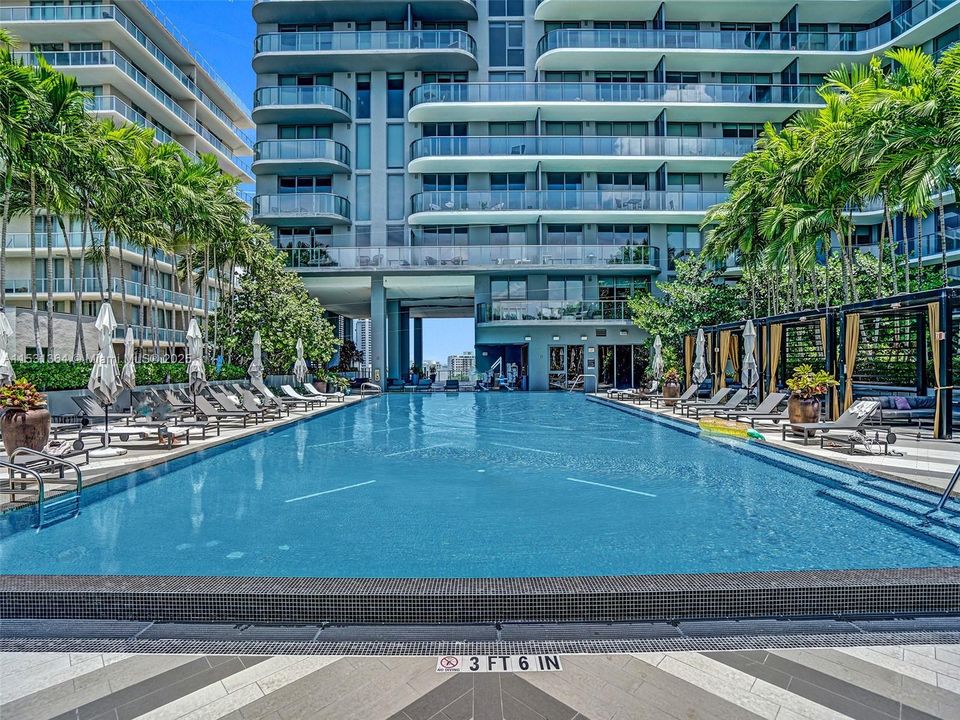 Recently Rented: $5,500 (1 beds, 2 baths, 725 Square Feet)