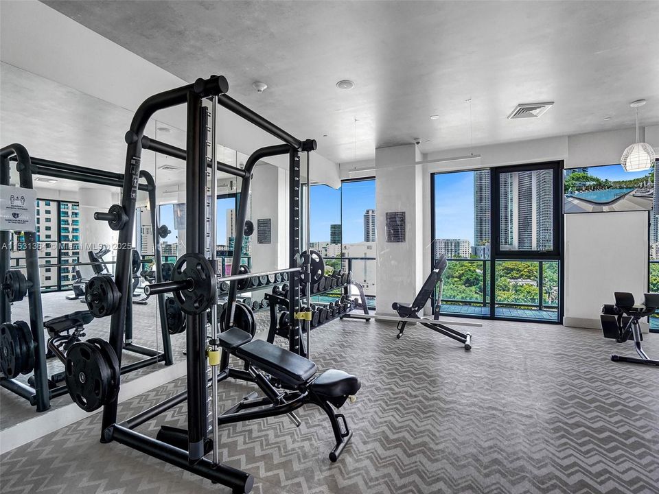 Recently Rented: $5,500 (1 beds, 2 baths, 725 Square Feet)