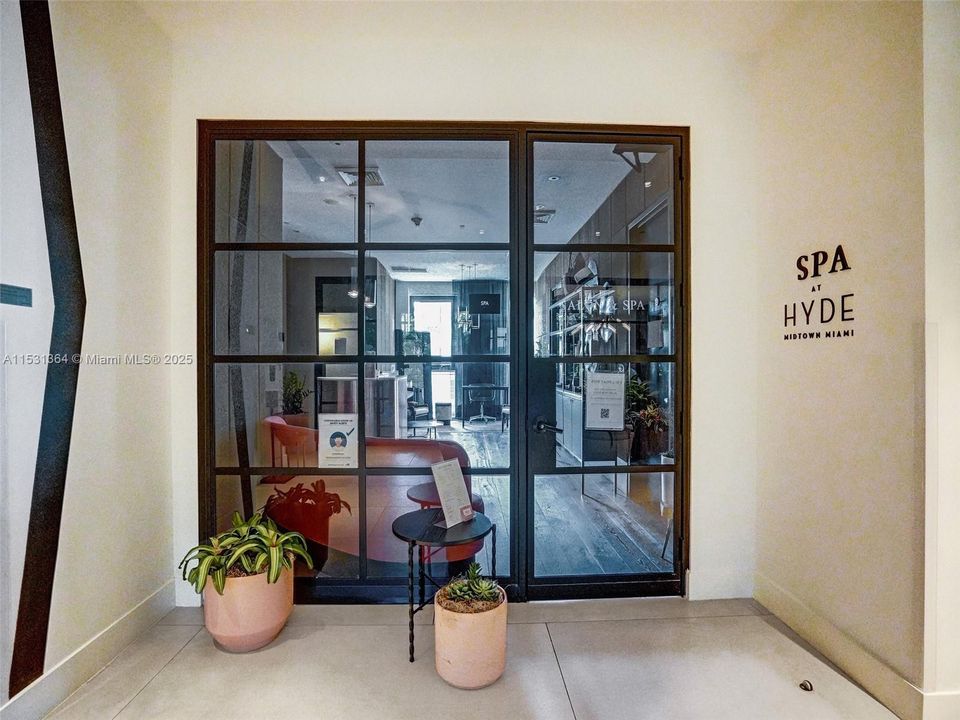 Recently Rented: $5,500 (1 beds, 2 baths, 725 Square Feet)