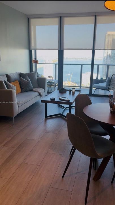 Recently Rented: $5,500 (1 beds, 2 baths, 725 Square Feet)