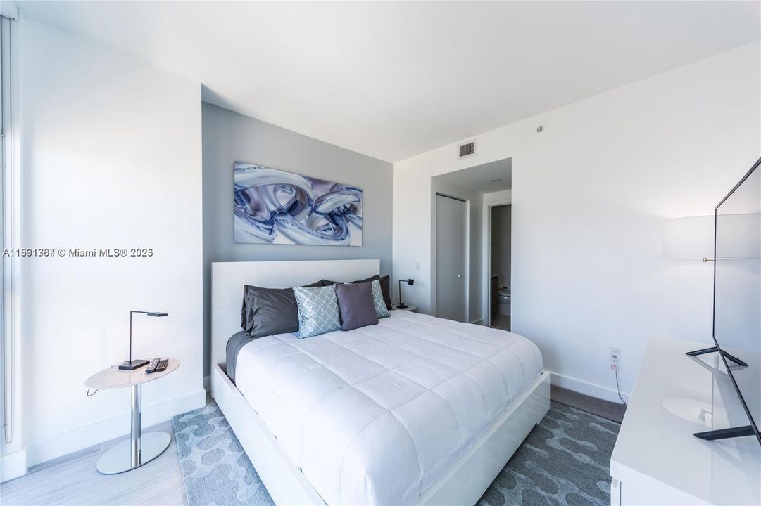 Recently Rented: $5,500 (1 beds, 2 baths, 725 Square Feet)